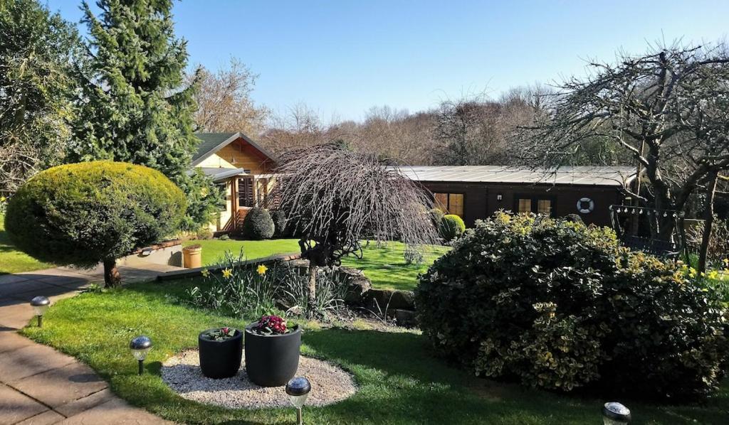 'Monktonmead Lodge' In Secluded Setting, With Private Indoor Pool. Ryde  Dış mekan fotoğraf